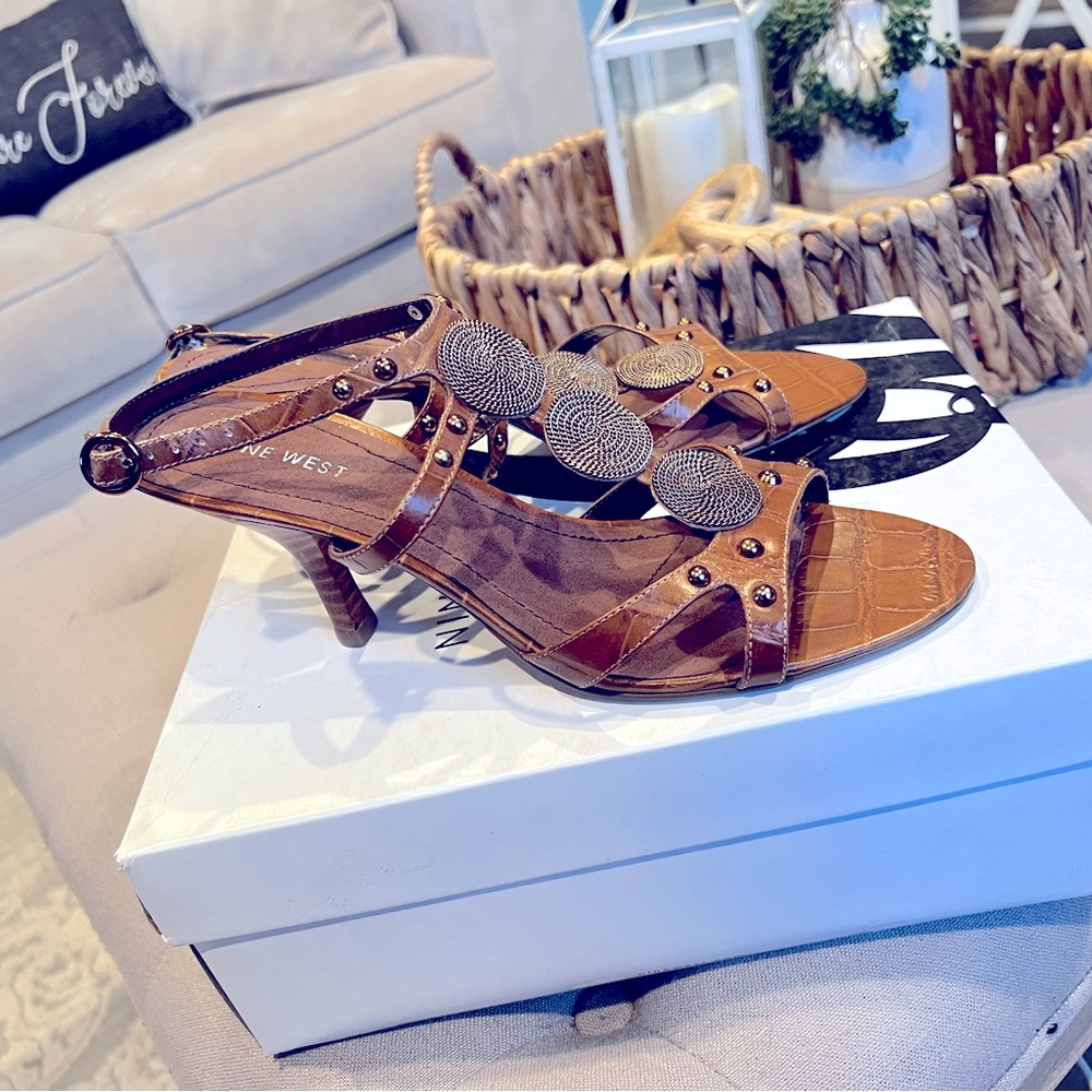 Nine West  Size 7.5 Sandals. Never worn
